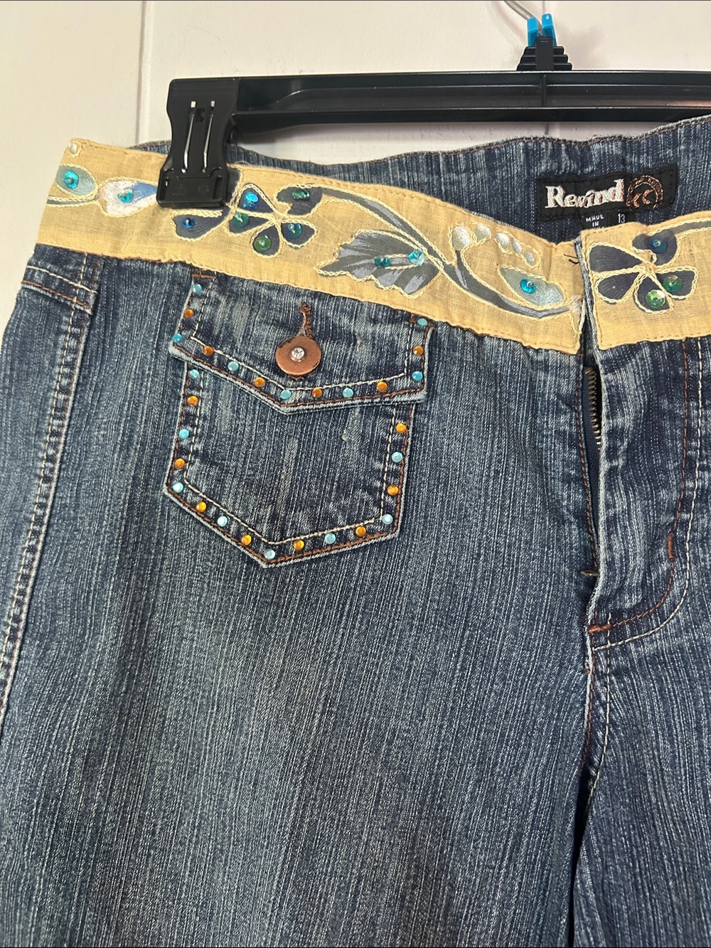 Jeans Subcategory Identification - Picture 2 of 5